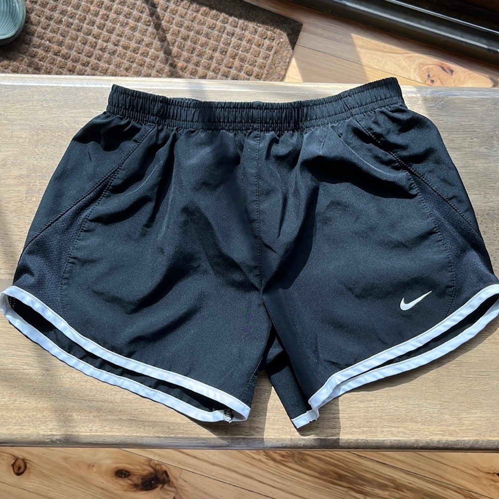 Nike Girls Kids Dri-Fit Lined Tempo Running Shorts size medium (black/white)